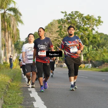 Runner Photo 7690548