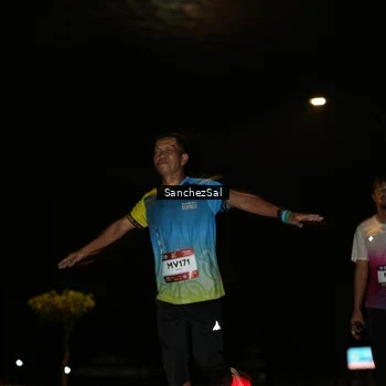 Runner Photo 7690551