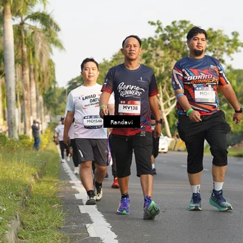 Runner Photo 7690553