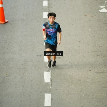 Runner Photo 7690556