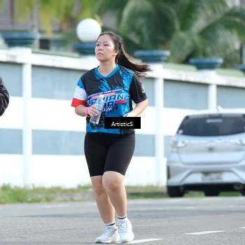 Runner Photo 7690572