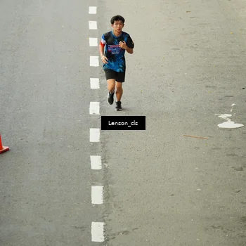 Runner Photo 7690581