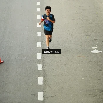 Runner Photo 7690596