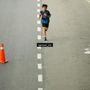 Runner Photo 7690613