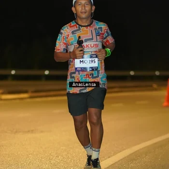 Runner Photo 7690629