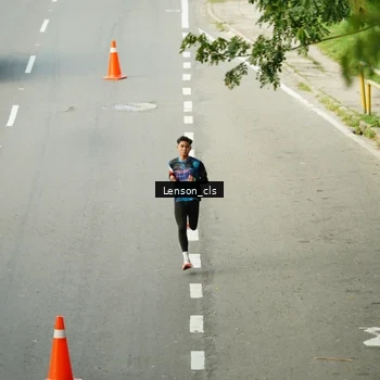Runner Photo 7690630