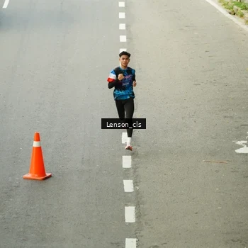 Runner Photo 7690631