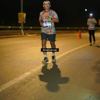 Runner Photo 7690638