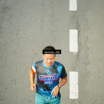 Runner Photo 7690640