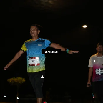 Runner Photo 7690681