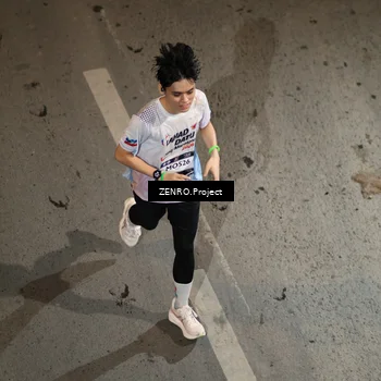 Runner Photo 7690684