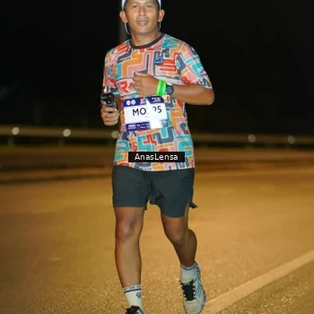 Runner Photo 7690694