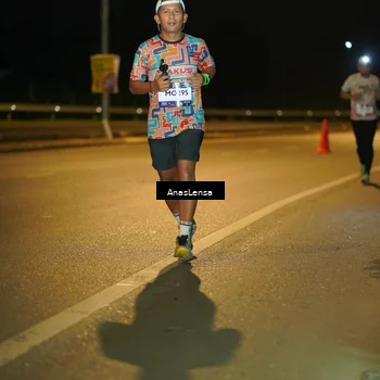 Runner Photo 7690696