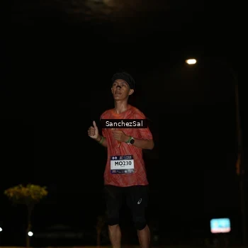 Runner Photo 7690709