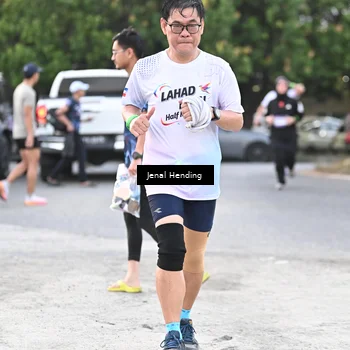 Runner Photo 7690711