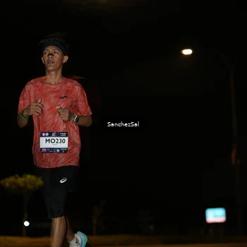 Runner Photo 7690716