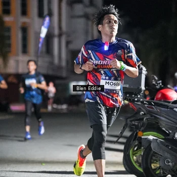 Runner Photo 7690719