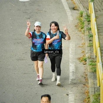 Runner Photo 7690731