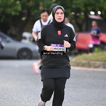 Runner Photo 7690734