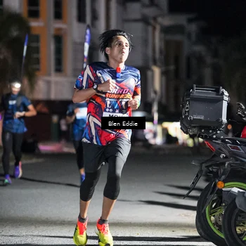 Runner Photo 7690736