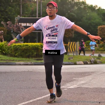 Runner Photo 7690738