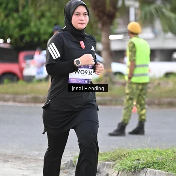 Runner Photo 7690751