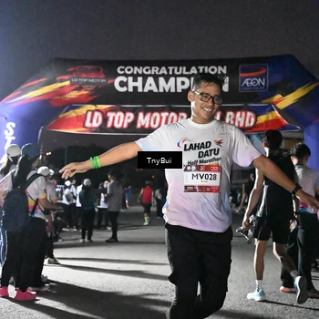Runner Photo 7690757