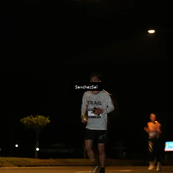 Runner Photo 7690758