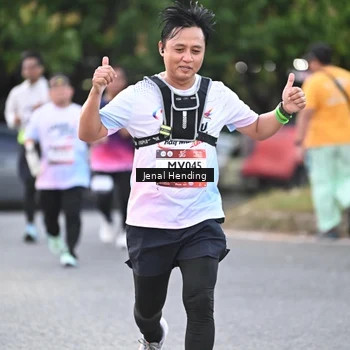 Runner Photo 7690765