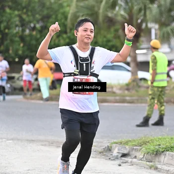 Runner Photo 7690772