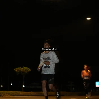 Runner Photo 7690781