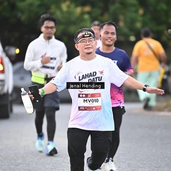 Runner Photo 7690787