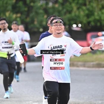 Runner Photo 7690798