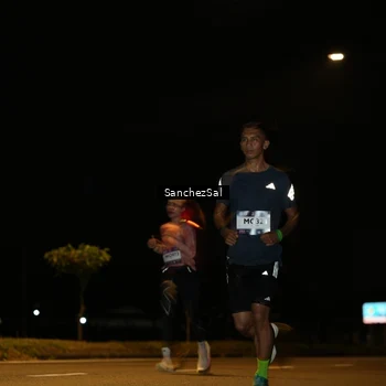 Runner Photo 7690810