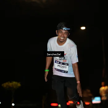 Runner Photo 7690821
