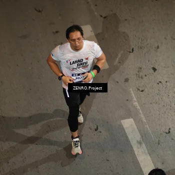 Runner Photo 7690835