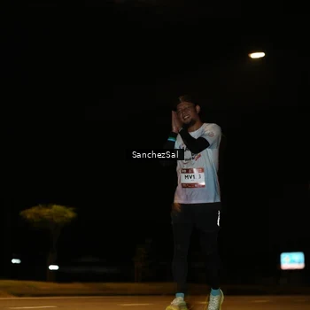 Runner Photo 7690846