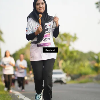 Runner Photo 7690859