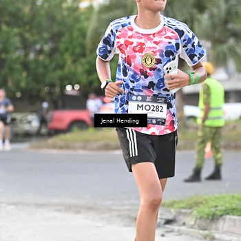 Runner Photo 7690862