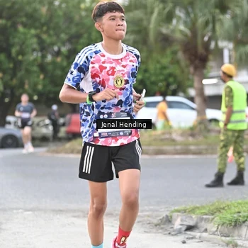 Runner Photo 7690875