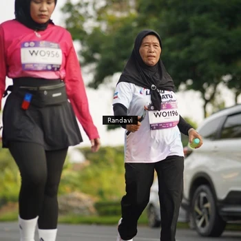 Runner Photo 7690882
