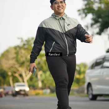Runner Photo 7690883