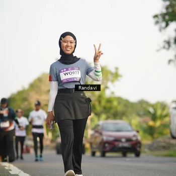 Runner Photo 7690908