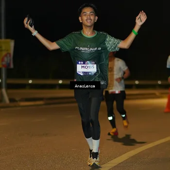 Runner Photo 7690920