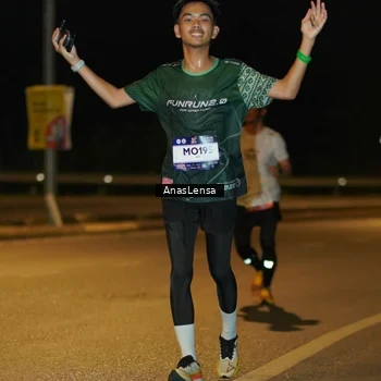 Runner Photo 7690923