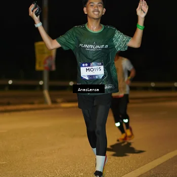 Runner Photo 7690932