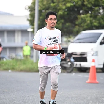 Runner Photo 7690942