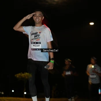 Runner Photo 7690946