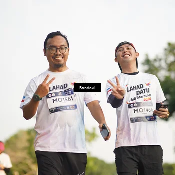 Runner Photo 7690951