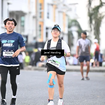 Runner Photo 7690965